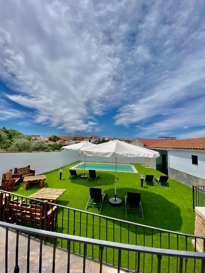 Complejo Rural Rincon Del Paraiso Valencia del Mombuey Bagian luar foto